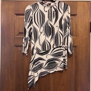 Chico’s Traveler Asymmetrical Top Size 1